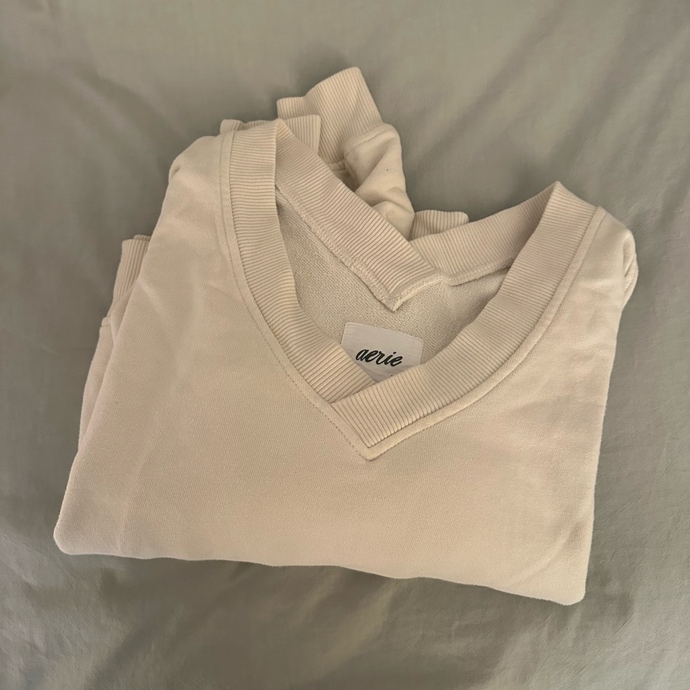 Aerie Men's Soft Cream V-Neck Sweater